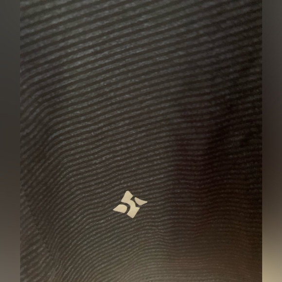 NUX Gray Striped Athletic Top: Round Neck, Back Cutouts, Long Sleeves L - Picture 3 of 7